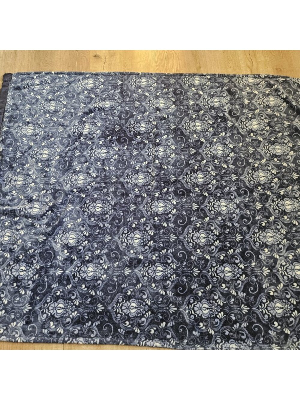 Life Comfort Blue Floral Design Fleece Throw Blanket, 4.5' x 6'